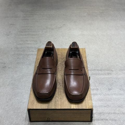  SALVATORE FERRAGAMO 40,5-41 