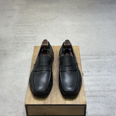  SALVATORE FERRAGAMO 41,5-42 