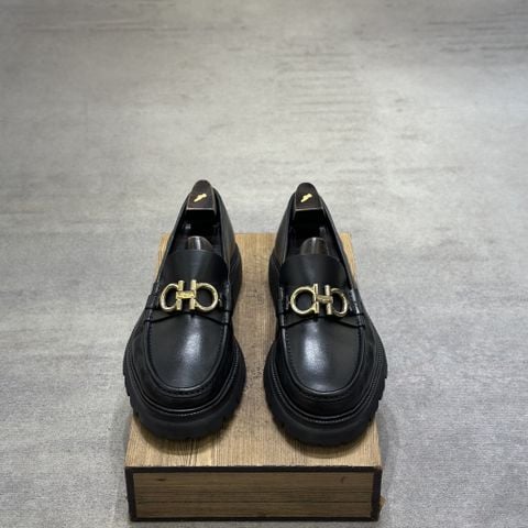  SALVATORE FERRAGAMO 42-42,5 