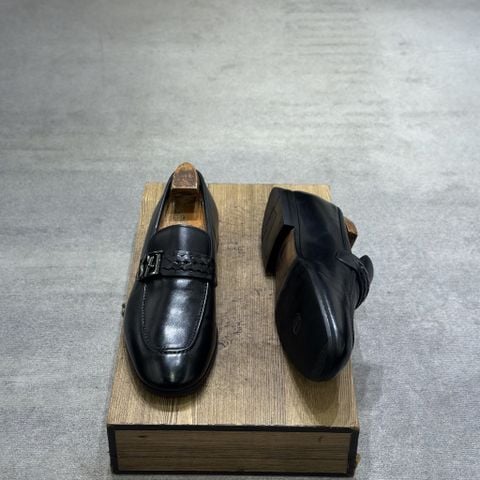  SALVATORE FERRAGAMO 40-40,5 