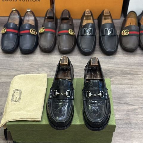  GUCCI 41-41,5 