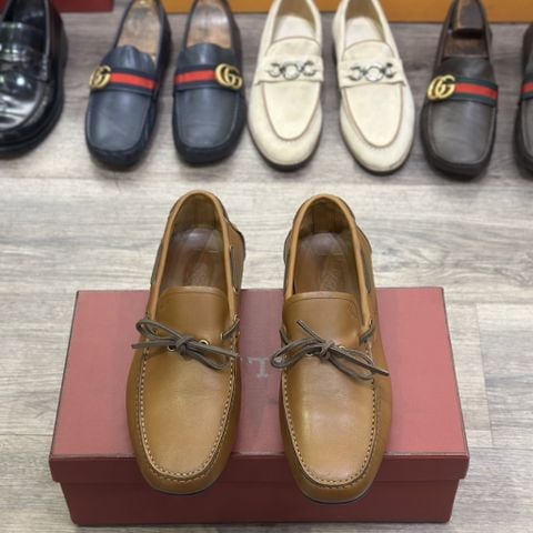  SALVATORE FERRAGAMO 42,5-43 