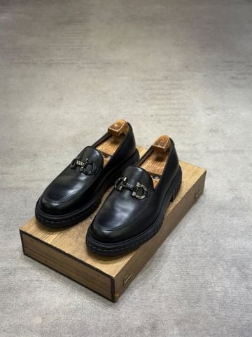 SAL.FERRAGAMO 42-42,5 