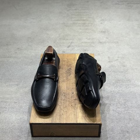  SALVATORE FERRAGAMO 40-40,5 