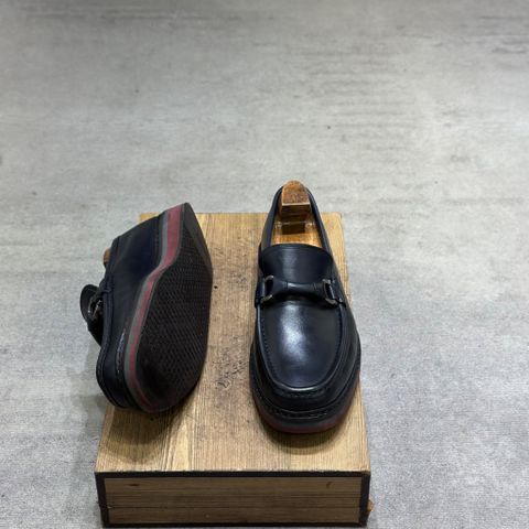  SALVATORE FERRAGAMO 40-40,5 