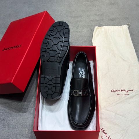  SALVATORE FERRAGAMO 43,5-44 