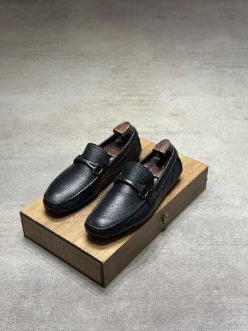  SALVATORE FERRAGAMO 40-40,5 