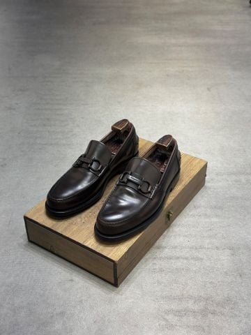  SALVATORE FERRAGAMO 41-41,5 