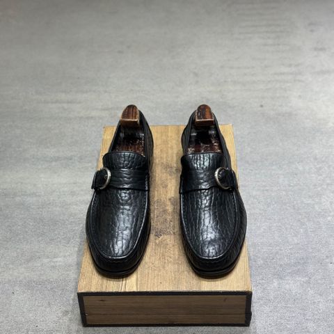  SALVATORE FERRAGAMO 41-41,5 