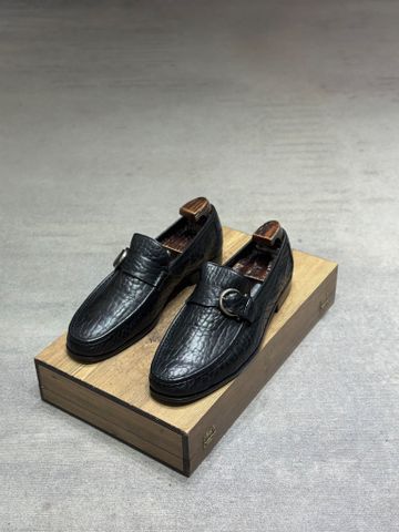  SALVATORE FERRAGAMO 41-41,5 