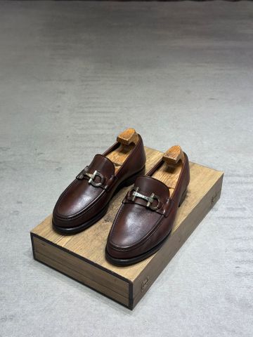  SALVATORE FERRAGAMO 41-41,5 