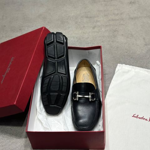  SALVATORE FERRAGAMO 39-39,5 