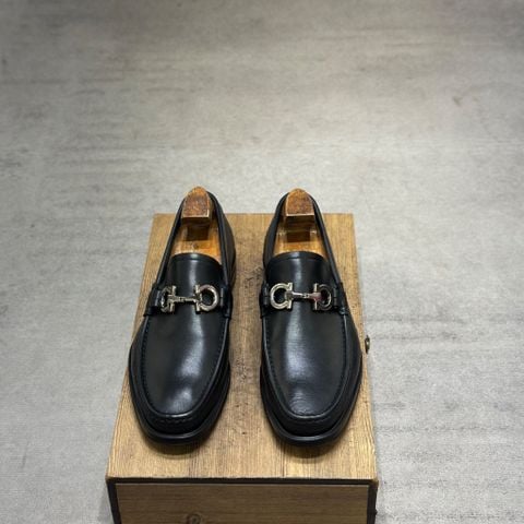  SALVATORE FERRAGAMO 40 