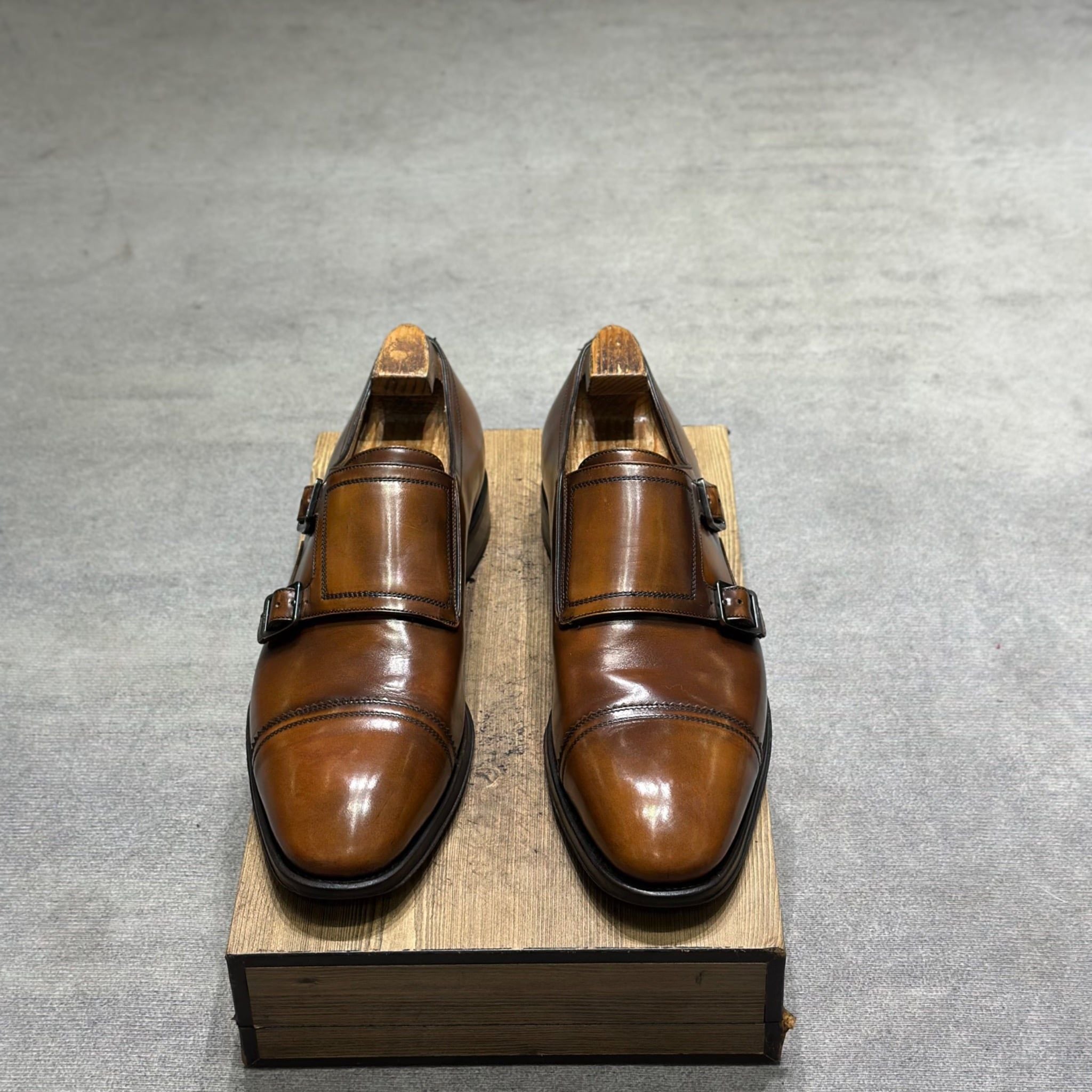  SALVATORE FERRAGAMO 44 
