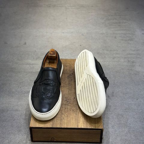  GIVENCHY 43 