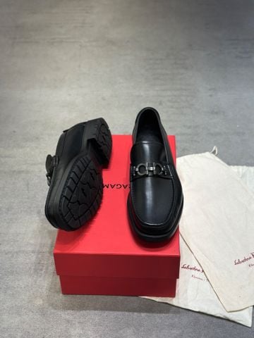 SALVATORE FERRAGAMO 43,5-44 