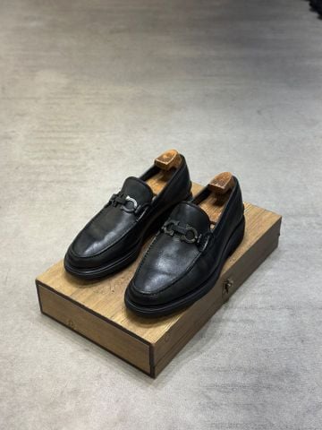  SALVATORE FERRAGAMO 41,5-42 