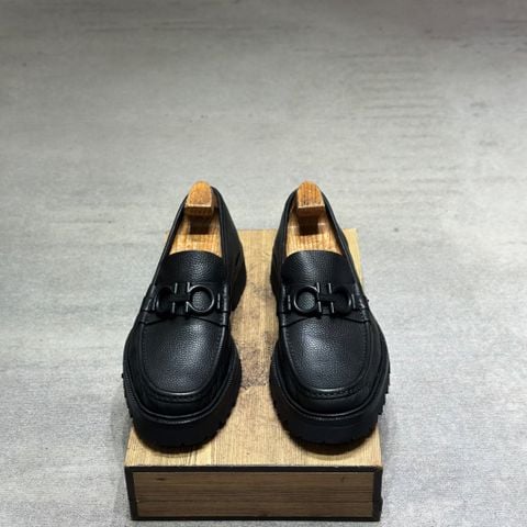  SALVATORE FERRAGAMO 43-43,5 