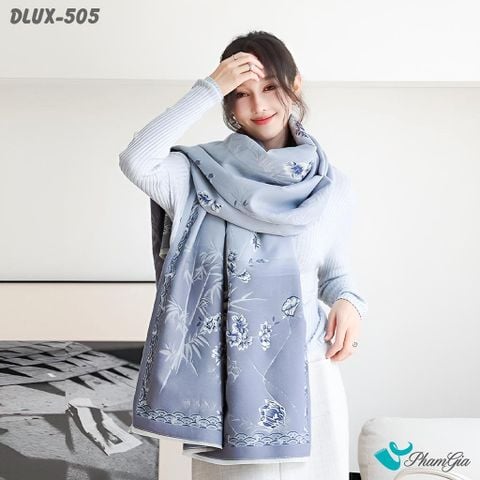 Người Mẫu Choàng Khăn Choàng Dạ Cashmere Cao Cấp Họa Tiết Đài Sen Màu Xanh Navy Tinh Tế