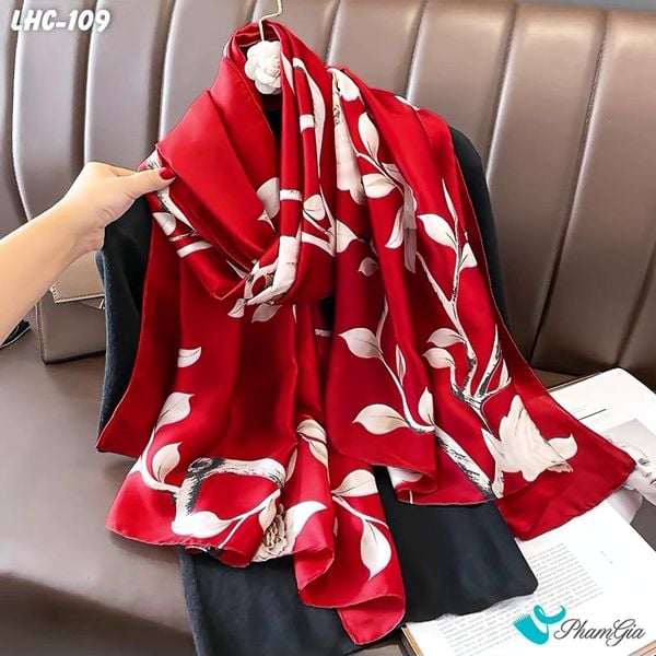 Khăn Choàng Lụa Hàng Châu Màu Đỏ Ruby Họa Tiết Hoa Hồng Trắng Quý Phái (LHC109)