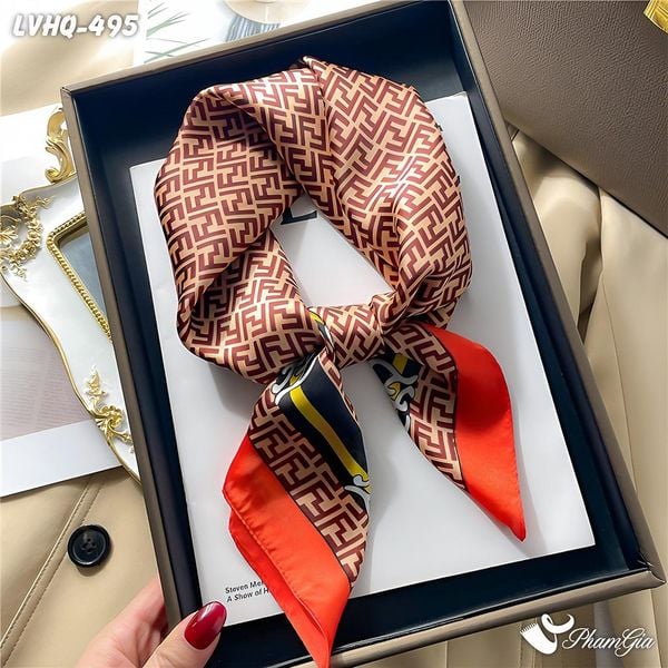 Khăn Lụa Vuông 70*70cm Phong Cách Hàn Quốc Họa Tiết Monogram Màu Nâu Đỏ (LVHQ495)