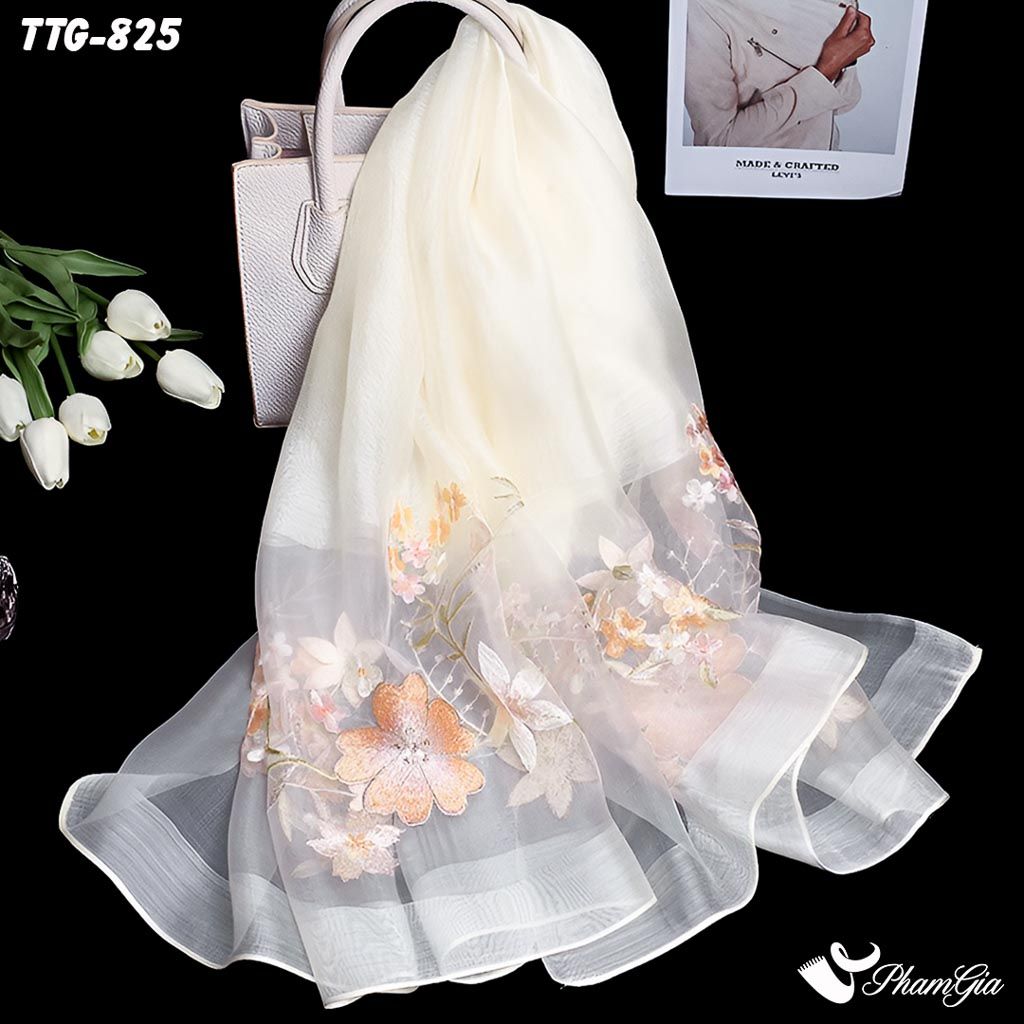 Góc Trên Khăn Choàng Tơ Tằm Gân Cao Cấp Thêu Hoa Mai Màu Trắng Kem Sang Trọng