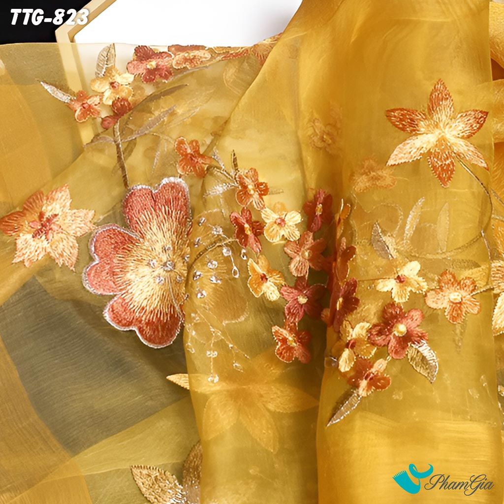 Cận Cảnh Khăn Choàng Tơ Tằm Gân Cao Cấp Thêu Hoa Mai Màu Vàng Gold Sang Trọng