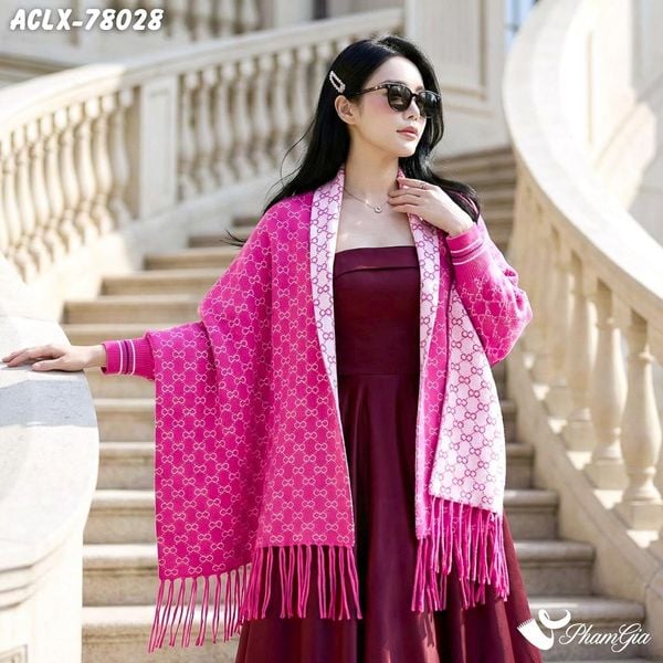 Áo Choàng Len Cashmere Luxury Họa Tiết Móc Xích Retro Màu Hồng Sen (ACLX78028)