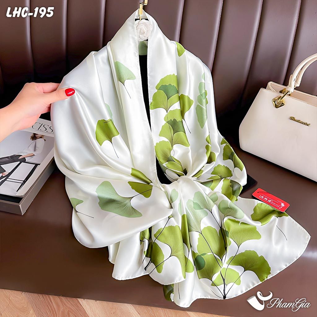 Nghiêng Phải Khăn Choàng Lụa Hàng Châu Màu Trắng Họa Tiết Rẻ Quạt Xanh Thanh Lịch