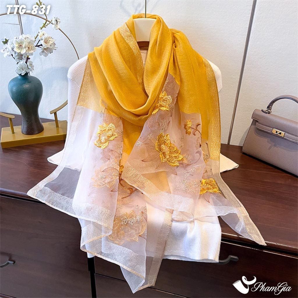 Khăn Choàng Tơ Tằm Gân Cao Cấp Thêu Hoa Sen Màu Vàng Gold Sang Trọng (TTG831)