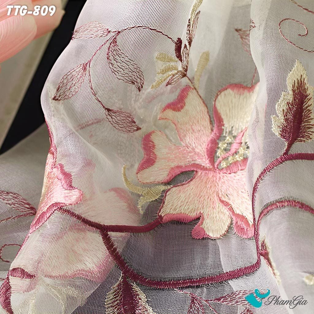 Cận Cảnh Khăn Choàng Tơ Tằm Gân Cao Cấp Thêu Hoa Mộc Lan Màu Trắng Sang Trọng