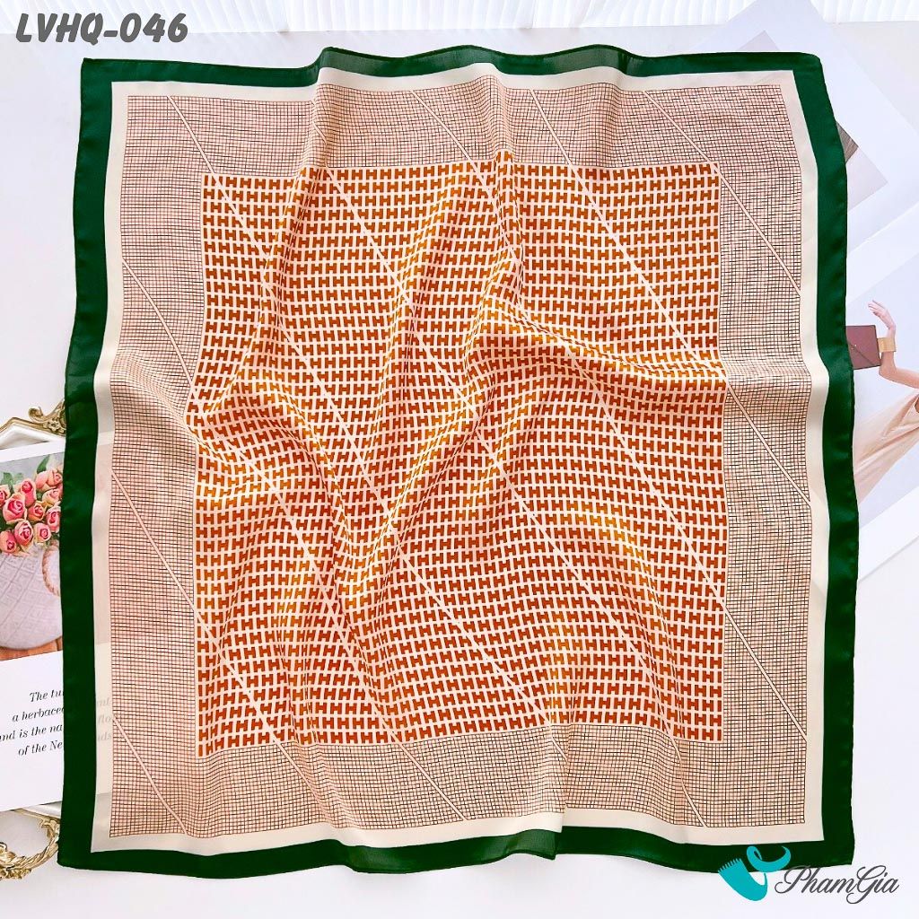 Khăn Lụa Vuông 70*70Cm Phong Cách Hàn Quốc Họa Tiết Monogram Màu Cam (LVHQ046)