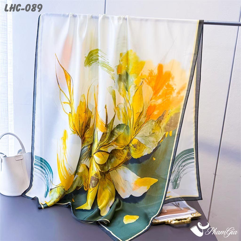 Khăn Choàng Lụa Hàng Châu Họa Tiết Hoa Lá Phong Cách Vẽ Màu Vàng Trang Nhã (LHC089)