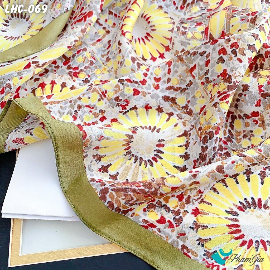 Khăn Choàng Lụa Hàng Châu Họa Tiết Hoa Văn Cổ Điển Phối Màu Viền Xanh Oliu (LHC069)