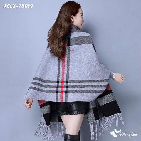 Góc Sau Áo Choàng Len Cashmere Luxury Họa Tiết Kẻ Sọc Caro Màu Xám