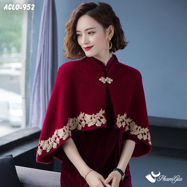 Áo Choàng Lông Luxury Phối Đăng Ten Cổ Điển Màu Đỏ Mận Kiều Diễm (ACLO952)