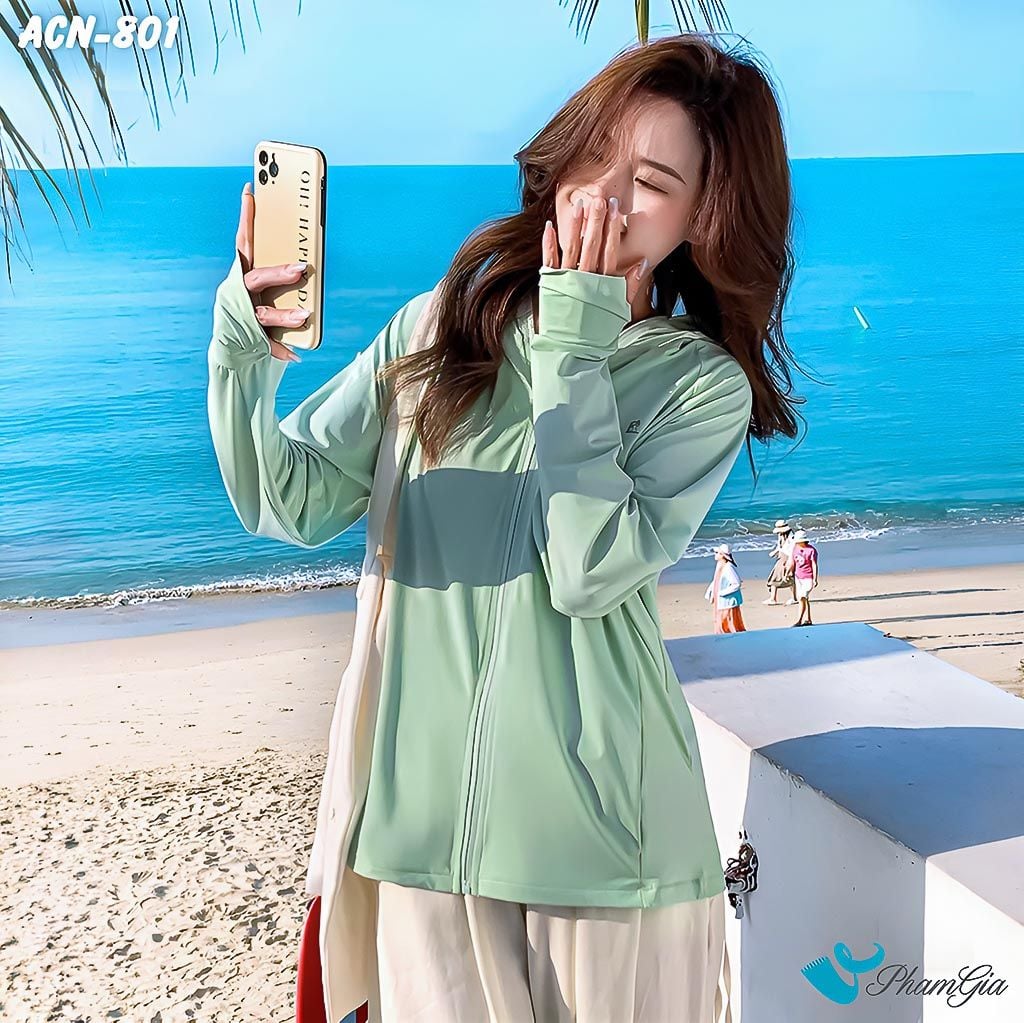 Người Mẫu Mặc Áo Chống Nắng Hạ Nhiệt Uni-Cool Max Cao Cấp Màu Xanh Mint