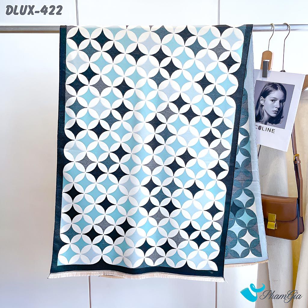 Họa Tiết Khăn Choàng Dạ Cashmere Cao Cấp Họa Tiết Hình Học Màu Xanh Baby Viền Đen Trẻ Trung
