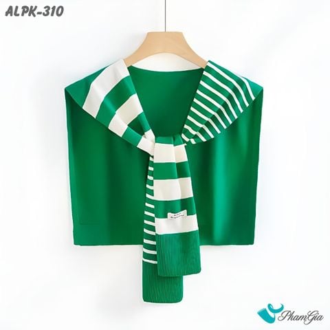 Cận Cảnh Vạt Áo Thời Trang Phong Cách Hàn Quốc Cao Cấp Màu Xanh Lá