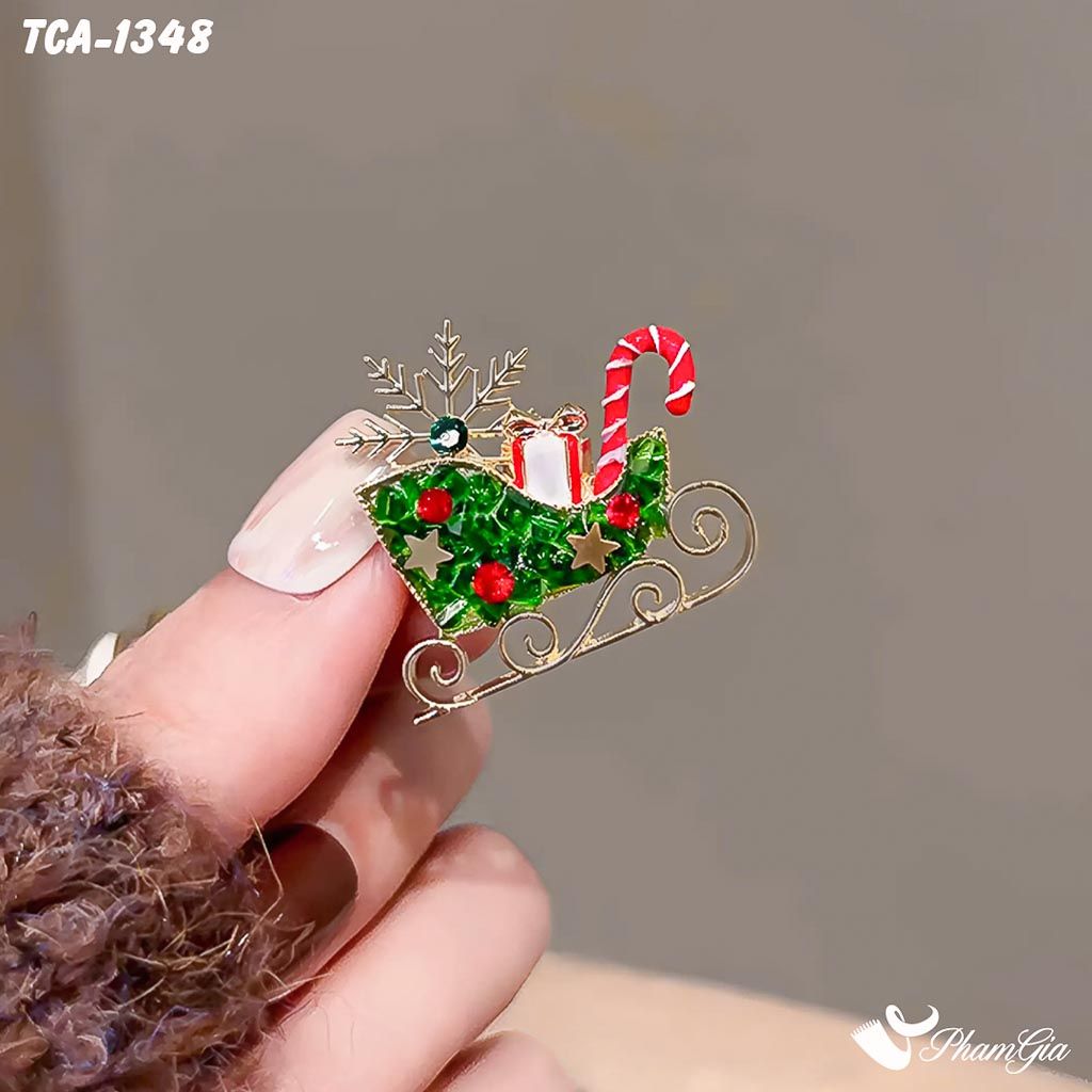 Người Mẫu Cầm Ghim Cài Áo Xe Trượt Tuyết Phát Quà Giáng Sinh Đính Đá Sắc Màu Lấp Lánh