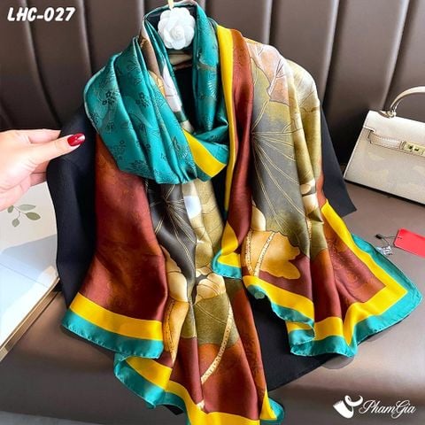 Khăn Choàng Lụa Hàng Châu Màu Xanh Ngọc Bích Họa Tiết Hoa Sen Trang Nhã