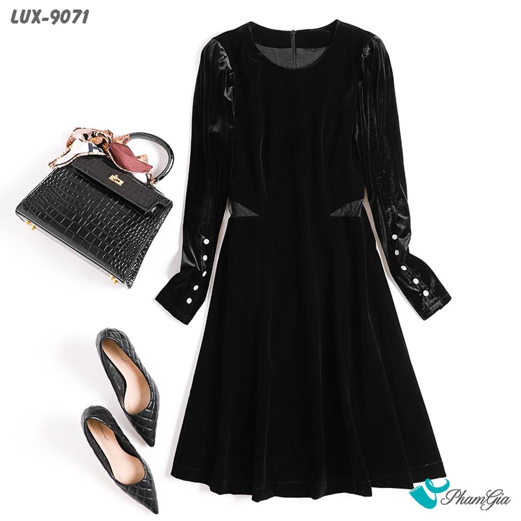 Cận Cảnh Đầm Nhung Chít Ren Eo Cao Cấp Màu Đen