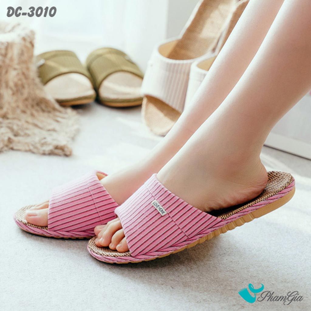 Model Mang Dép Cói Quai Ngang Phối Họa Tiết Kẻ Sọc Màu Hồng Dâu