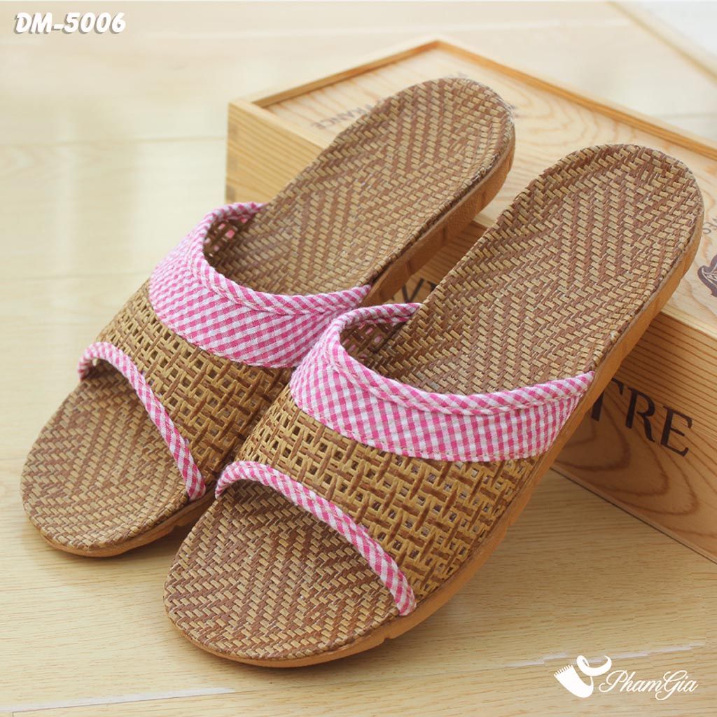 Nghiêng Trái Dép Mây Quai Ngang Cao Cấp Họa Tiết Caro Màu Hồng Baby