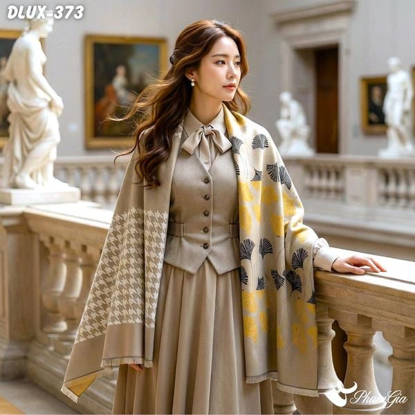 Khăn Choàng Dạ Cashmere Cao Cấp Họa Tiết Lá Rẻ Quạt Màu Beige (DLUX373)