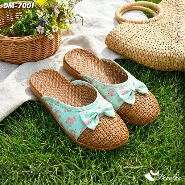 Dép Mây Bít Mũi Cao Cấp Họa Tiết Hoa Nhí Màu Xanh Mint (DM7001)