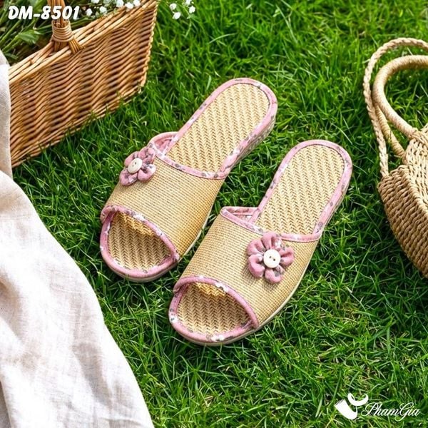 Dép Mây Quai Ngang Cao Cấp Đính Hoa Màu Hồng Ruốc (DM8501)
