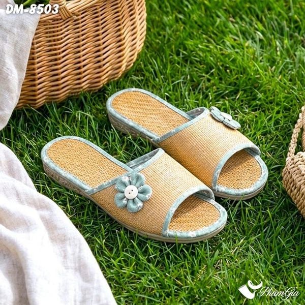 Dép Mây Quai Ngang Cao Cấp Đính Hoa Màu Xanh Ngọc (DM8503)