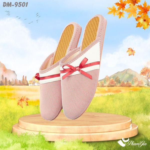 Dép Mây Bít Mũi Cao Cấp Họa Tiết Caro Phối Nơ Màu Đỏ Đô (DM9501)