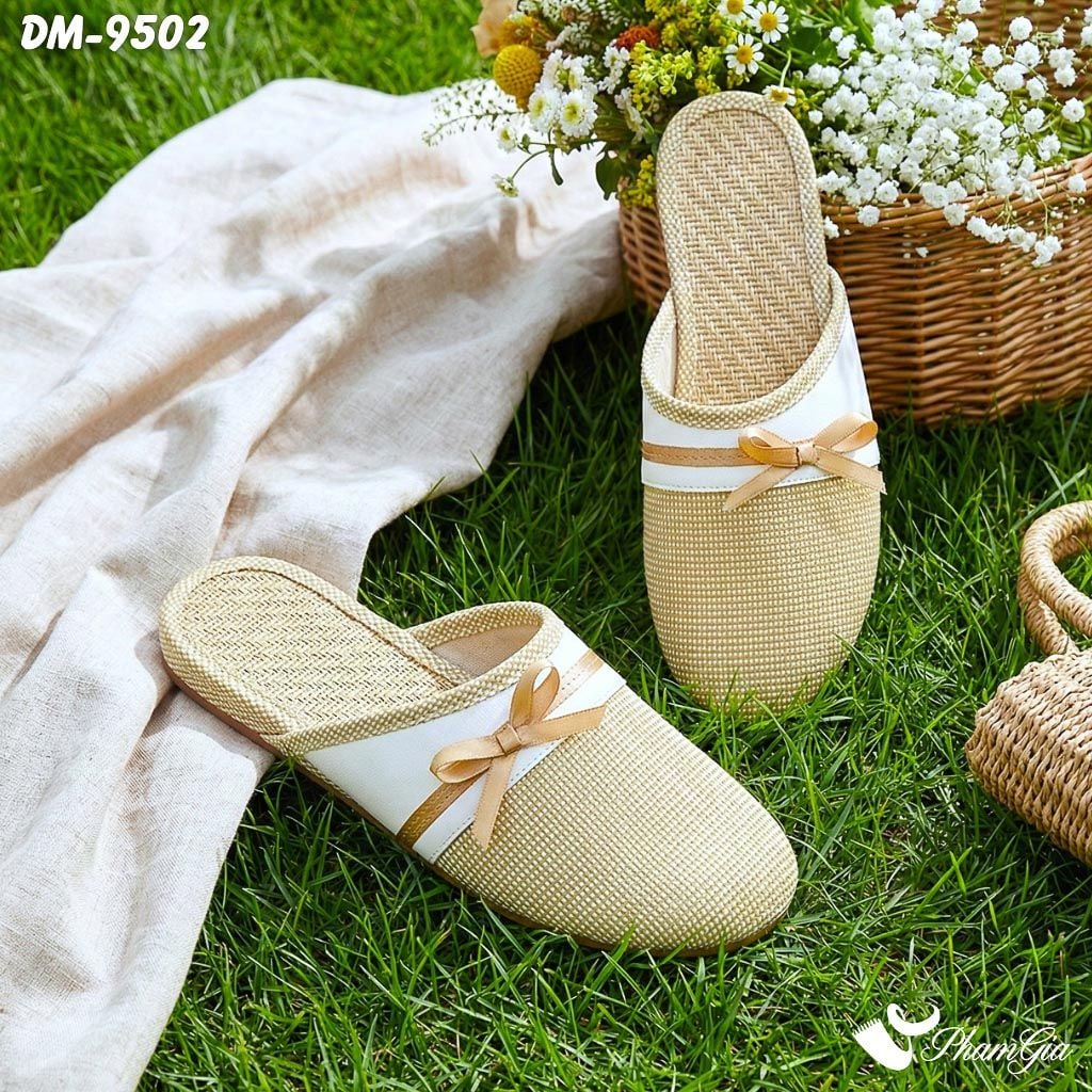 Dép Mây Bít Mũi Cao Cấp Họa Tiết Caro Phối Nơ Màu Vàng Đất (DM9502)